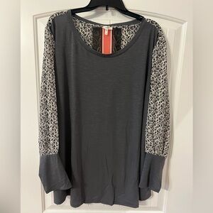 Plus Size 3 (24)Maurices long-sleeve gray tunic patterned sleeves-new with tags